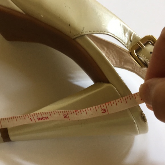 Women’s Beige heels by Antonio Melani - Picture 5 of 5